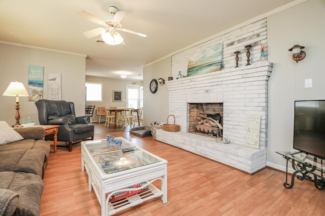 Spacious Home With Waterfront View-Welcome Pets Sneads Ferry Bagian luar foto