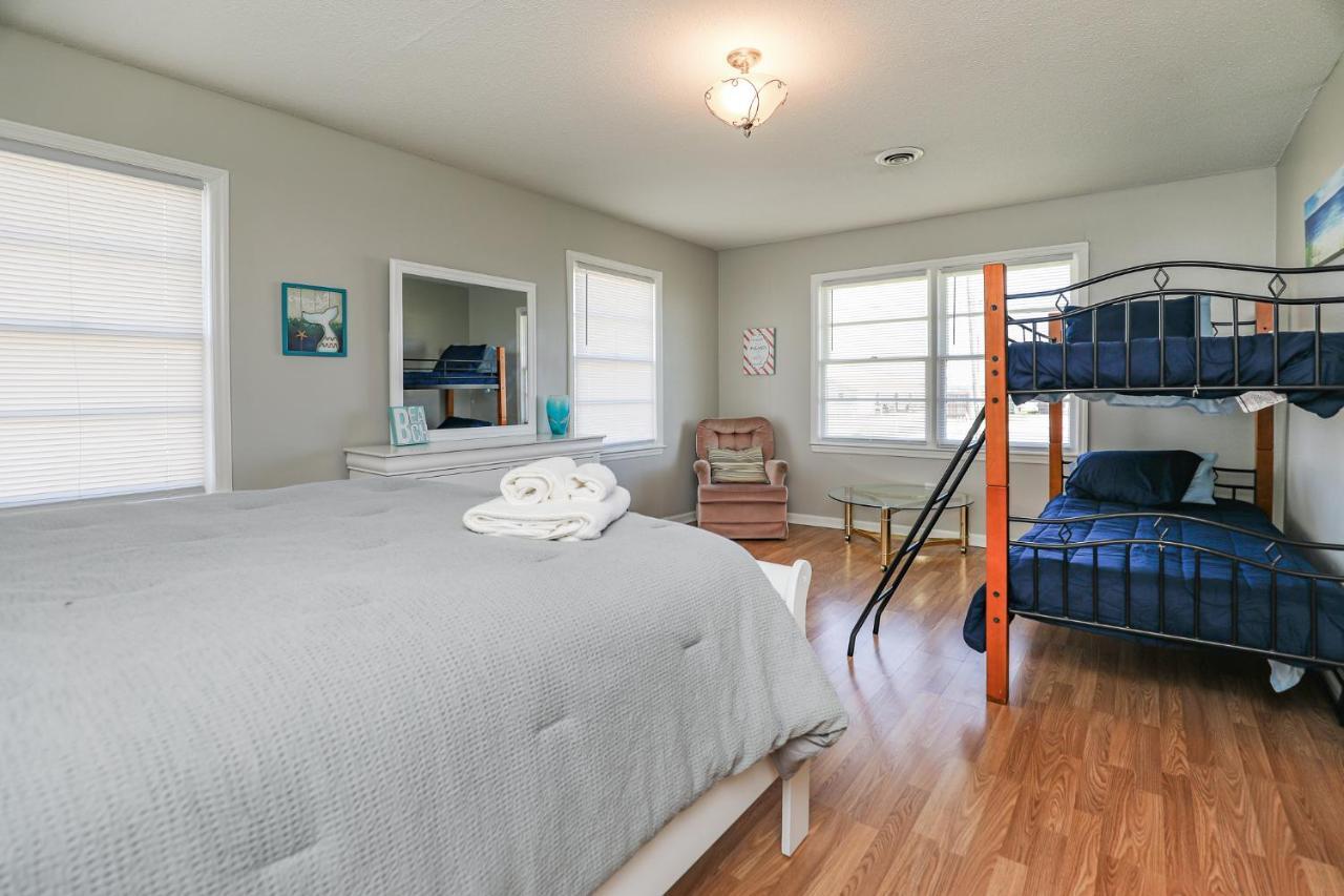 Spacious Home With Waterfront View-Welcome Pets Sneads Ferry Bagian luar foto