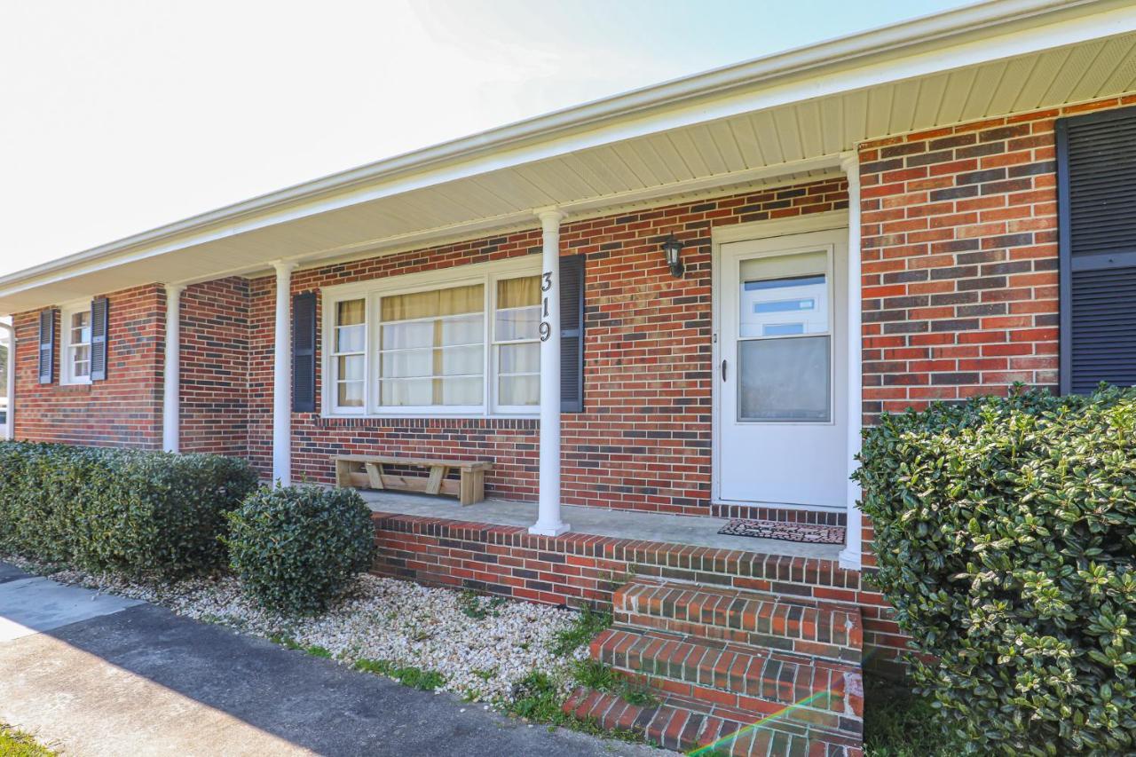Spacious Home With Waterfront View-Welcome Pets Sneads Ferry Bagian luar foto
