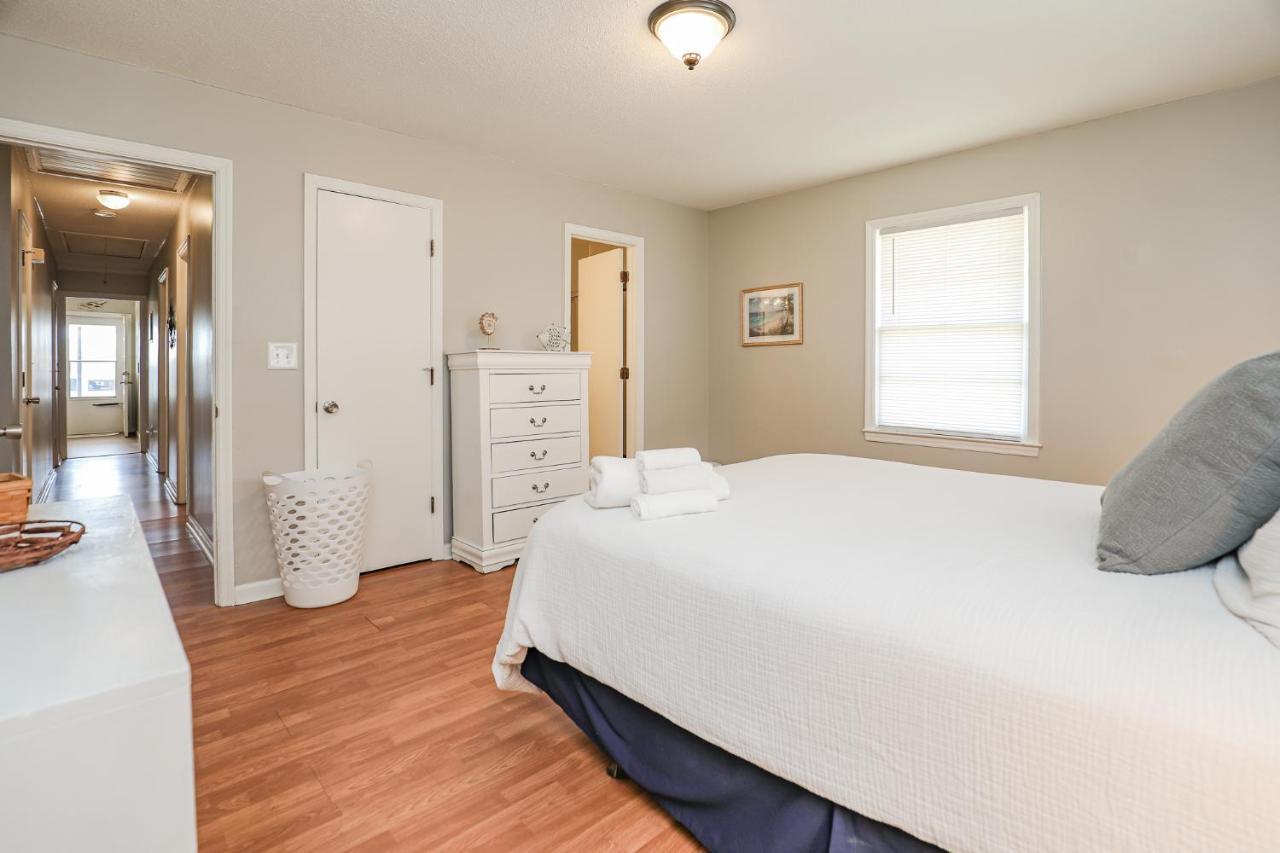 Spacious Home With Waterfront View-Welcome Pets Sneads Ferry Bagian luar foto
