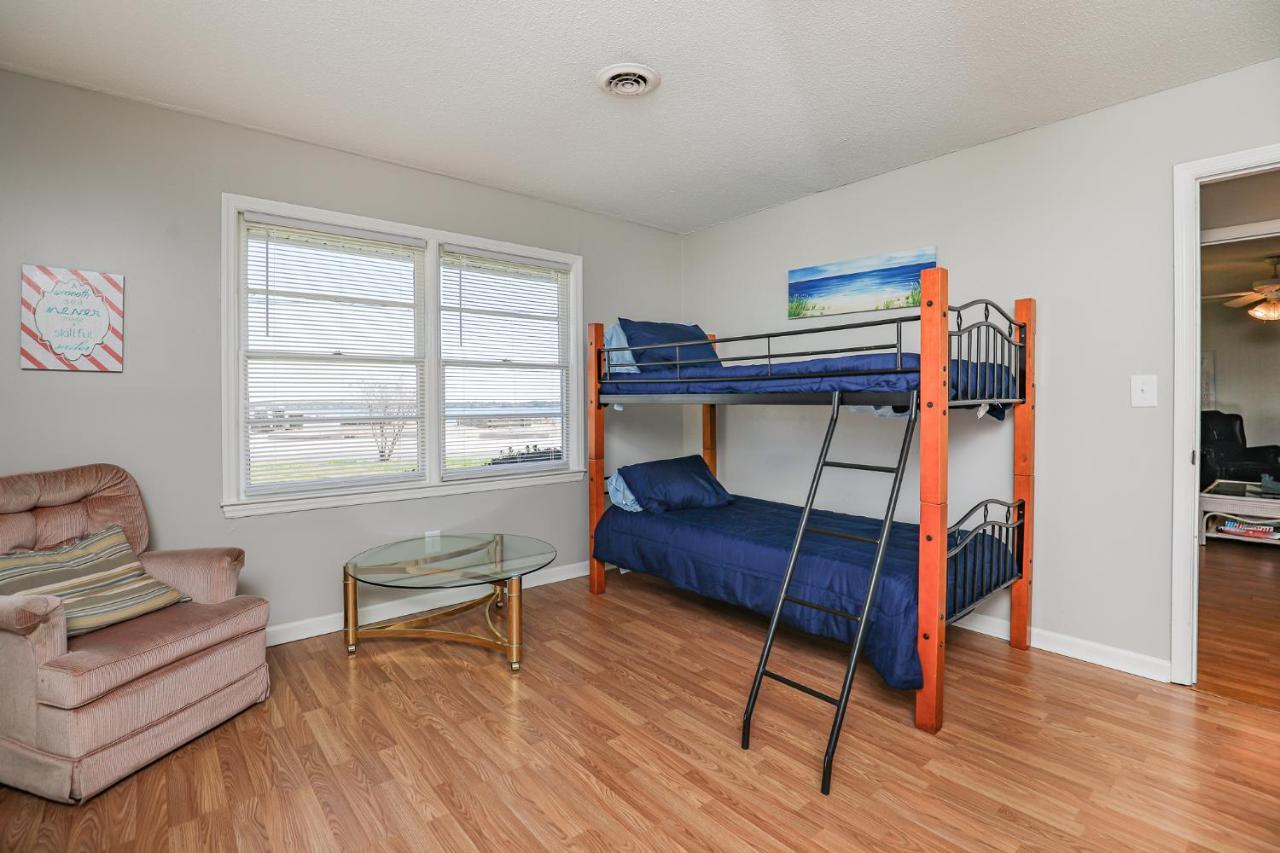 Spacious Home With Waterfront View-Welcome Pets Sneads Ferry Bagian luar foto