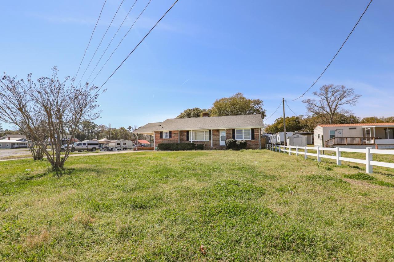 Spacious Home With Waterfront View-Welcome Pets Sneads Ferry Bagian luar foto