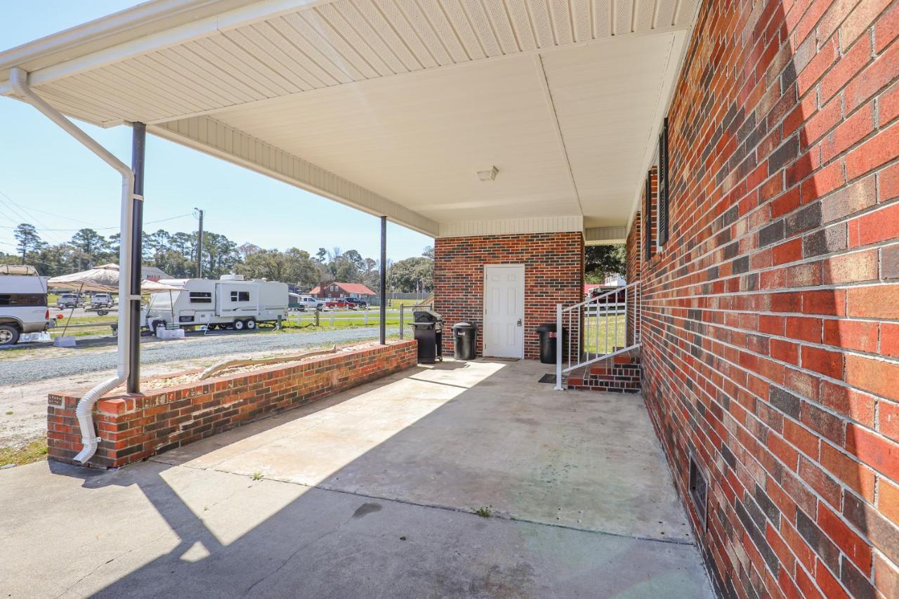 Spacious Home With Waterfront View-Welcome Pets Sneads Ferry Bagian luar foto