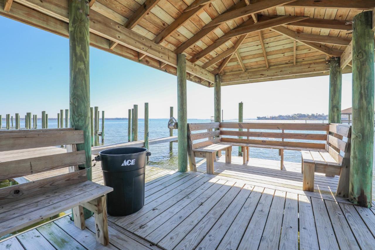 Spacious Home With Waterfront View-Welcome Pets Sneads Ferry Bagian luar foto