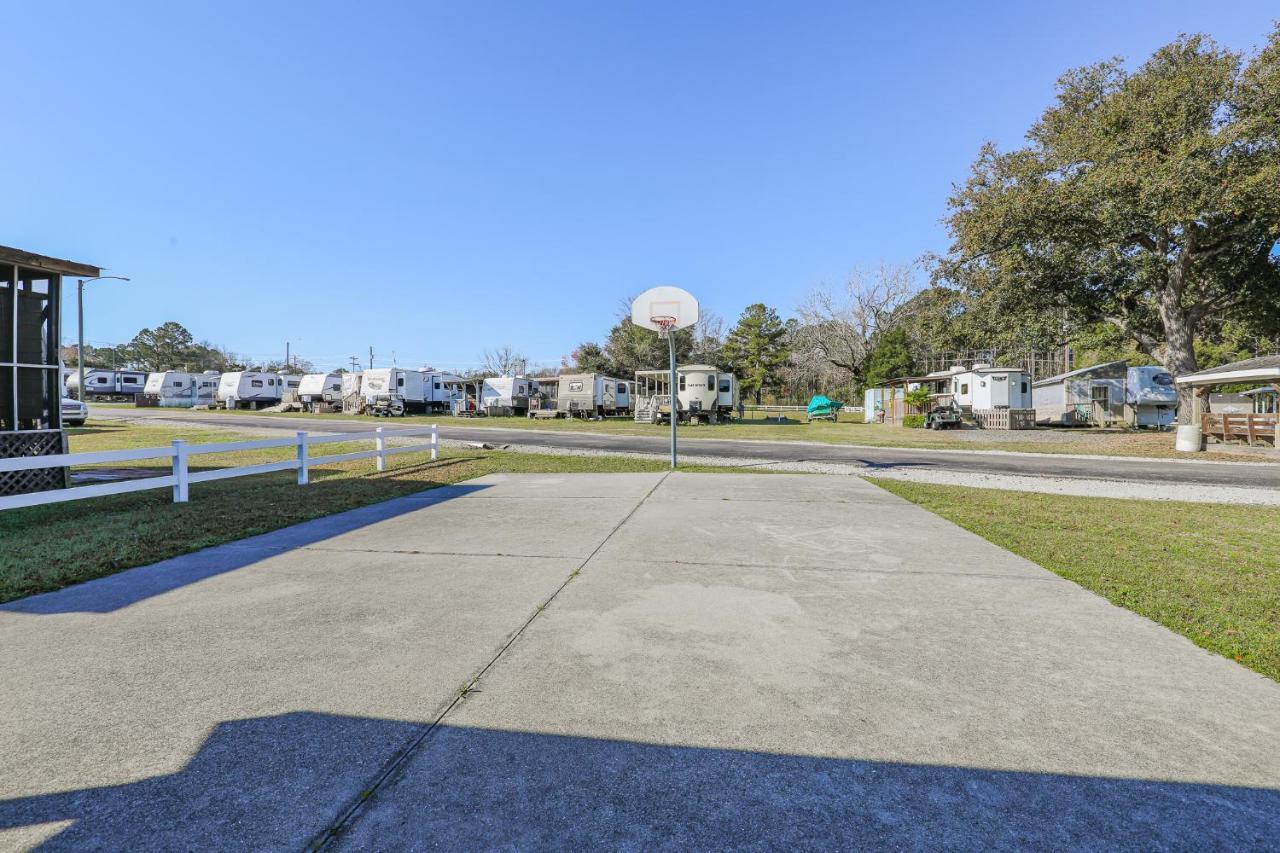 Spacious Home With Waterfront View-Welcome Pets Sneads Ferry Bagian luar foto