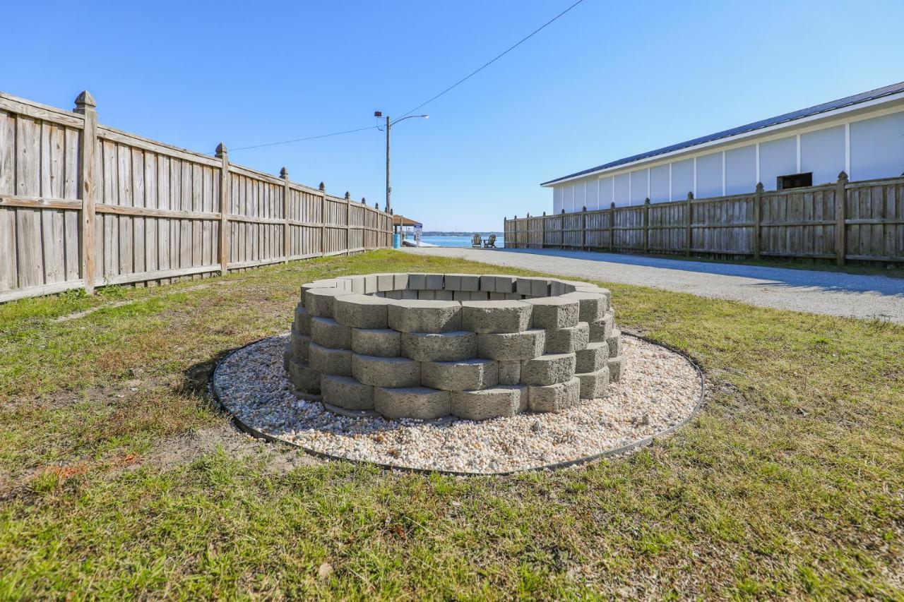 Spacious Home With Waterfront View-Welcome Pets Sneads Ferry Bagian luar foto