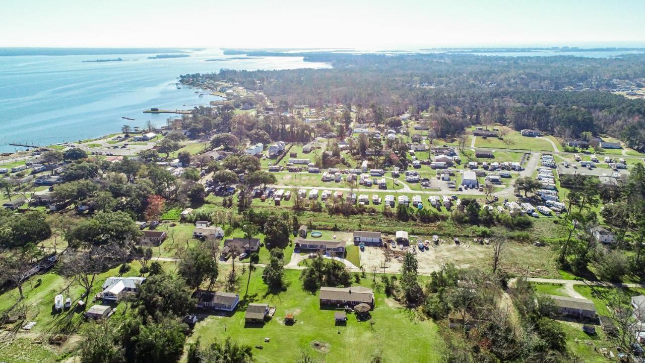 Spacious Home With Waterfront View-Welcome Pets Sneads Ferry Bagian luar foto