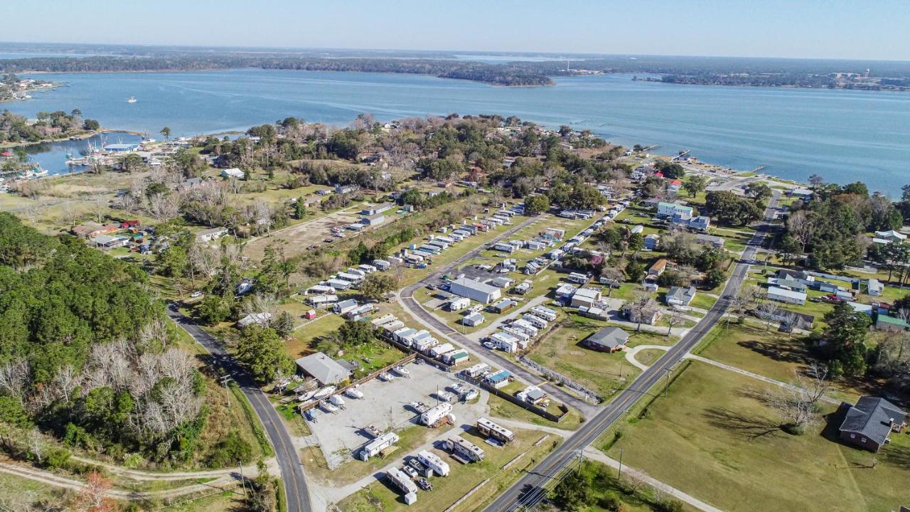 Spacious Home With Waterfront View-Welcome Pets Sneads Ferry Bagian luar foto